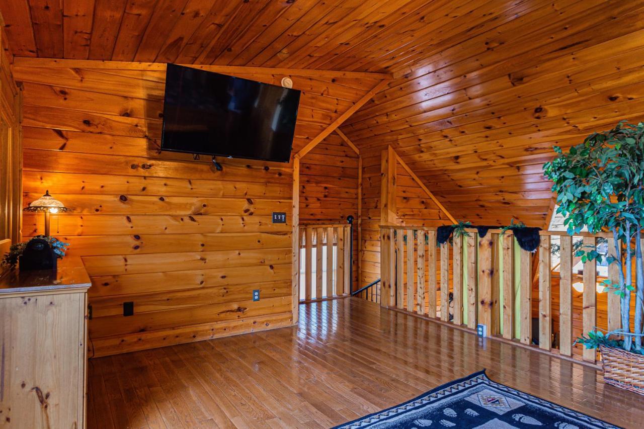 Bear Claw - Bear Claw Retreat In Pigeon Forge! Villa Buitenkant foto